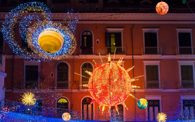 MERCATINI, LUCI E PRESEPI ARTISTICI: NAPOLI, POMPEI E SALERNO
